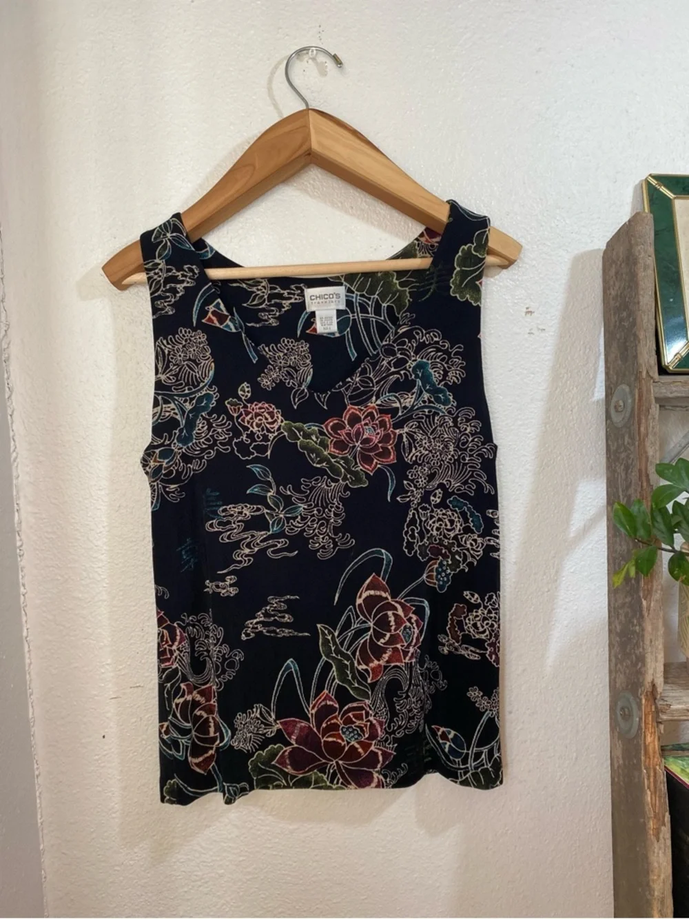 Chico's Travelers Slinky Ribbed Scoop Neck Tank Romantic Floral Size Large